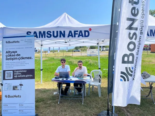 Samsun AFAD tentesinin altındaki BosNets standı.